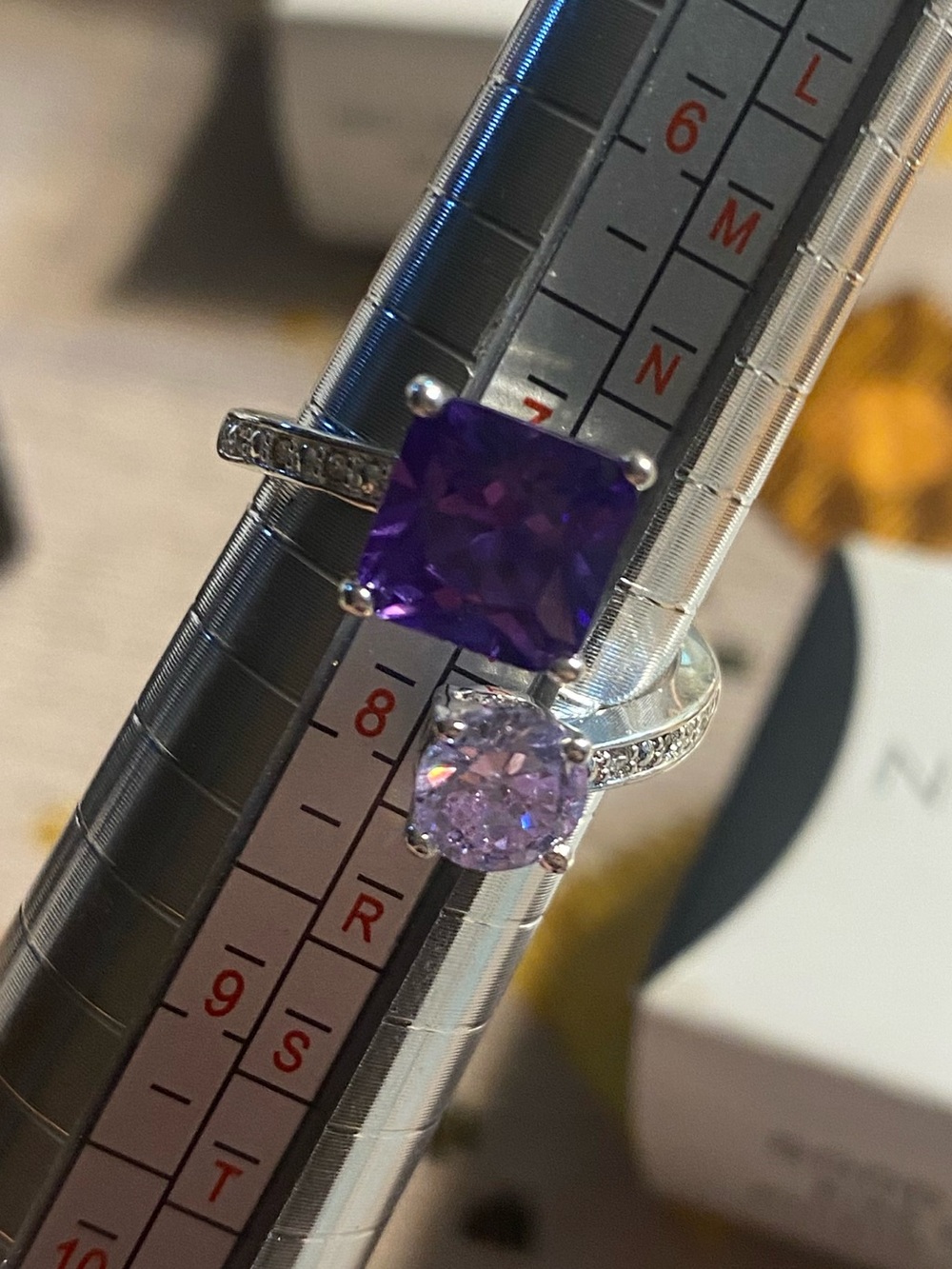 Avon Vintage 2012 Good Night Kiss Purple Bypass Statement Cocktail Ring Size 8